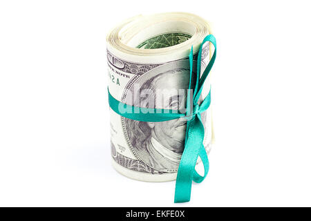 Di dollari arrotolato in un tubo legate con nastro isolato su bianco Foto Stock