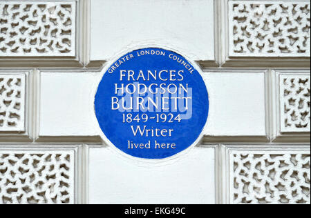 Londra, Inghilterra, Regno Unito. Blu Commemorative Plaque: Frances Hodgson Burnett, 1849 - 1924, scrittore, vissuto qui. 63 Portland Place Foto Stock