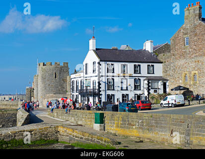 Il pub di Anglesey e castello, Foto Stock
