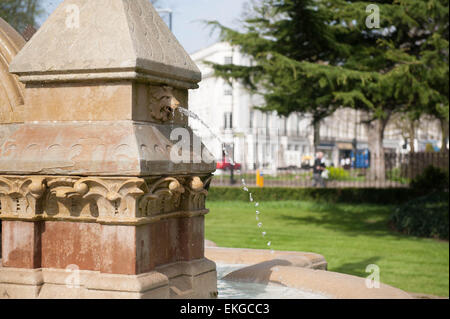 Fontana in Jephson Gardens, Royal Leamington Spa Warwickshire, Inghilterra Foto Stock
