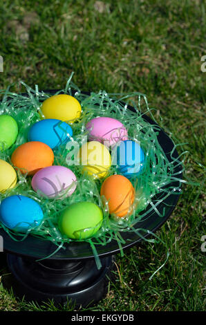 Colorate le uova di Pasqua Foto Stock
