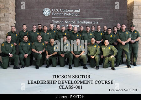 Stati Uniti Delle dogane e della protezione delle frontiere, Tucson Leadership di settore corso di sviluppo. Carole Condon Foto Stock