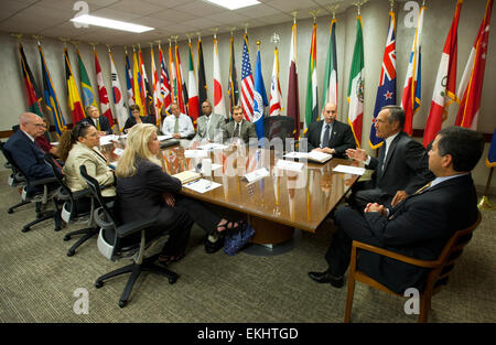 Ex: CBP Commissario Alan D. Bersin e vice Commissario David Aguilar incontro con CBP attribuisce al Ronald Reagan building a Washington D.C. James Tourtellotte Foto Stock