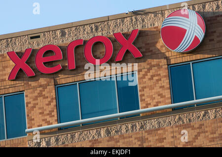 Un segno del logo al di fuori al di fuori di un edificio occupato da Xerox Foto Stock