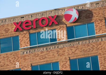 Un segno del logo al di fuori al di fuori di un edificio occupato da Xerox Foto Stock