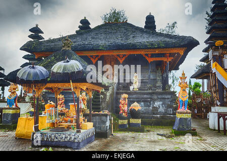 Dettaglio di stile balinese tradizionale tempio indù Foto Stock