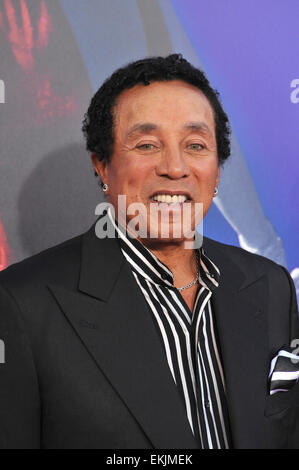 LOS ANGELES, CA - Agosto 16, 2012: Smokey Robinson alla prima mondiale di "parkle' a Grauman's Chinese Theater di Hollywood. Foto Stock