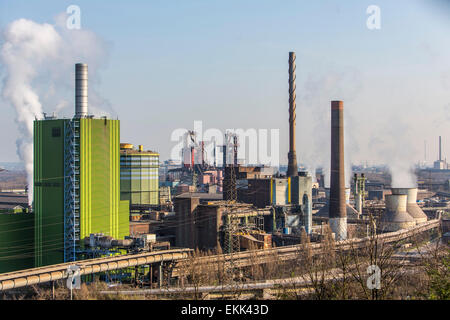 Posizione di acciaio Hamborn Duisburg, ThyssenKrupp Steel, anteriore, verde, potenza gas plantDuisburg Hamborn, indietro, altiforni 8 e 9 Foto Stock