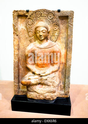 Il Buddha da uno Stupa 400-600 periodo Gupta in terracotta trovati in Pakistan nel 1894 Foto Stock