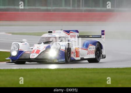 Silverstone, UK. Xi Apr, 2015. Campionato Mondiale Endurance Round 1 Qualifica. Toyota Racing TS040 ibrido LMP1 pilotata da Anthony Davidson, Sebastien Buemi e Kazuki Nakajima. Credito: Azione Sport Plus/Alamy Live News Foto Stock