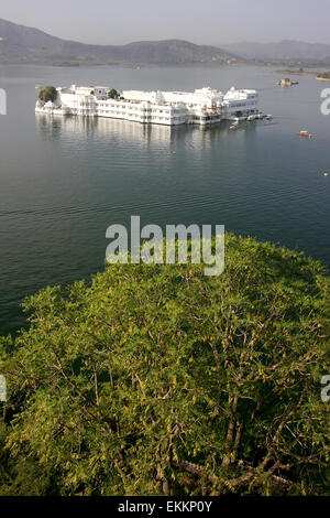 Lake Palace, Jagniwas island, Udaipur, Rajasthan, India Foto Stock