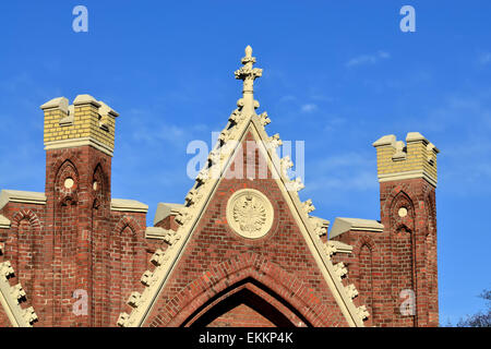 Porta di Brandeburgo - le fortificazioni di Koenigsberg, neo-gotico del XIX secolo. Kaliningrad (Koenigsberg prima del 1946), Russia Foto Stock