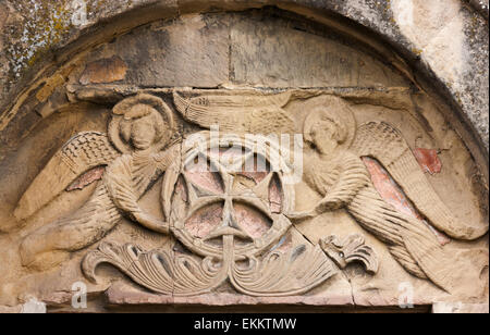 Il carving sul Monastero di Jvari, monumenti storici di Mtskheta, sito Patrimonio Mondiale dell'UNESCO, Georgia Foto Stock