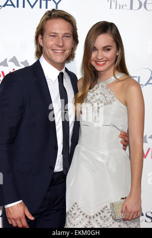 Il meglio di me Premiere al Regal 14 teatri a LA LIVE a Los Angeles, CA dotata di: Luke Bracey,Liana Liberato dove: Los Angeles, California, Stati Uniti quando: 08 Ott 2014 Foto Stock