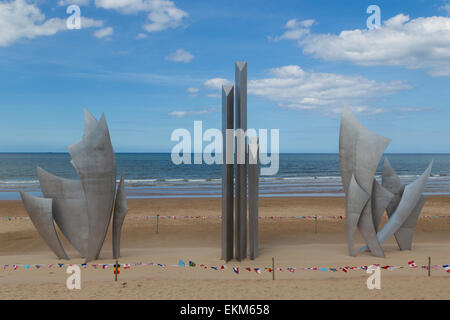 Les Braves scultura alla spiaggia di Omaha, in Normandia, Francia Foto Stock