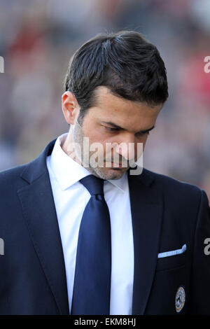 Udine, Italia. Il 12 aprile, 2015. Udinese allenatore Andrea Stramaccioni reagisce durante il campionato italiano di una partita di calcio tra Udinese e Palermo domenica 12 marzo 2015 in Friuli Stadium. Credito: Andrea Spinelli/Alamy Live News Foto Stock