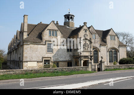 La signora Margaret Hungerford del XVII secolo e la scuola Almshouse in Corsham Wiltshire Foto Stock