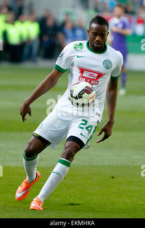 Budapest, Ungheria. Il 12 aprile, 2015. Roland Lamah del Ferencvaros durante Ferencvaros vs. Újpest Banca OTP League Football Match in Groupama Arena. Credito: Laszlo Szirtesi/Alamy Live News Foto Stock