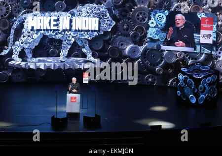 Hannover, Germania. Xii Apr, 2015. Primo Ministro indiano Narendra Modi parla durante la cerimonia di apertura del 2014 Hannover Fiera commerciale di Hannover, Germania, il 12 aprile 2015. La Hannover annuale fiera industriale di Hannover Messe, aperto ufficialmente Domenica notte, la focalizzazione per il terzo anno di fila sull'integrazione dei tradizionali dell'industria e del settore IT. © Luo Huanhuan/Xinhua/Alamy Live News Foto Stock