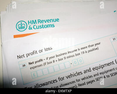 HM Revenue & Customs ritorno fiscale scartoffie. Foto Stock