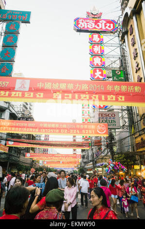 Yaowarat road durante il nuovo anno cinese, Chinatown di Bangkok. Foto Stock