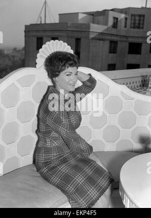 Cantante americana Connie Francis nella foto al suo hotel shorlty dopo il suo arrivo nel Regno Unito. Il 18 agosto 1959. Foto Stock