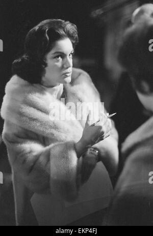 Cantante americana Connie Francis mostrato durante le prove in ATV studi televisivi in legno verde prima la sua apparizione in London Palladium show televisivo. Il 24 ottobre 1960. Foto Stock