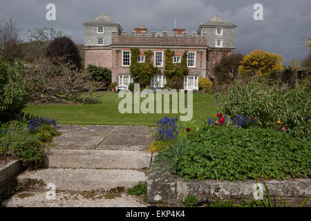 Ince Castle nr Saltash Cornwall,costruita intorno al 1642 ed è la casa di Lord e Lady Boyd con bel giardino che sono aperti pubblici. Foto Stock