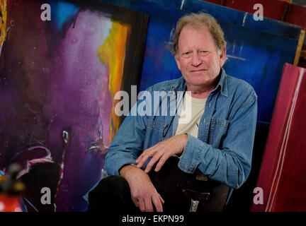 L'artista David Armitage nel suo East Sussex studio vicino a Lewes. Foto Stock