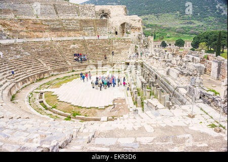 Il grande teatro o anfiteatro romano di Efeso, Selcuk, İzmir Provincia, Regione del Mar Egeo, Turchia Foto Stock