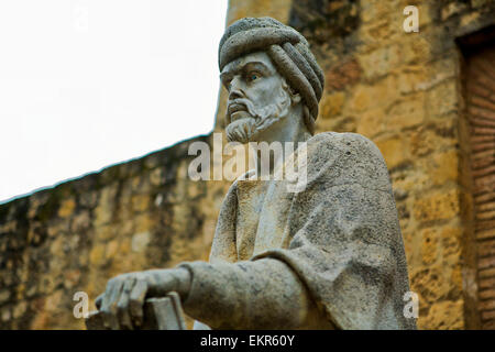 Statua del filosofo Averroè a Cordoba, Spagna Foto Stock