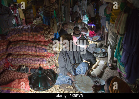 Commercio all'ingrosso mercato ortofrutticolo Bepin Behari Ganguly Street Calcutta Kolkata Foto Stock