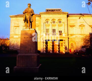 La Galleria Nazionale, Statua di Dargan, Dublino, Irlanda Foto Stock