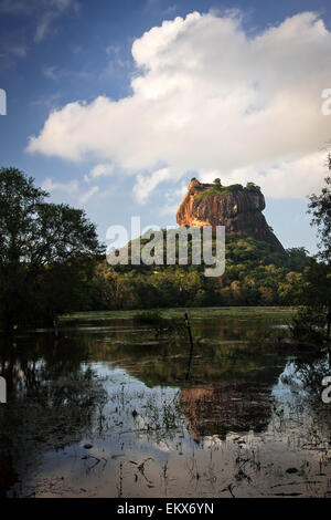 Leone di Sigiriya rock fortezza in Sri Lanka Foto Stock