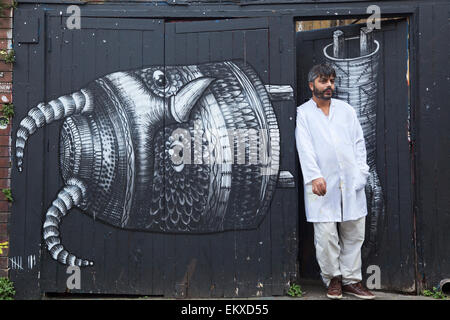 Murale su cancelli Brick Lane, Londra Foto Stock