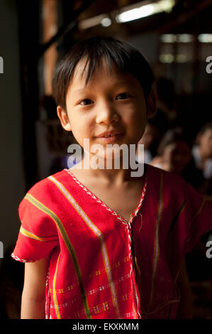 Rifugiati di etnia karen bambino al campo per rifugiati di Mae La,; Mae Sot Thailandia Foto Stock