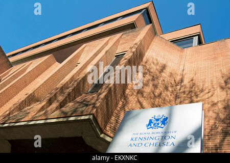 Esterno del municipio del royal borough di kensington e chelsea, Londra, Inghilterra Foto Stock