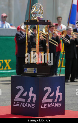 LE MANS, Francia - 14 giugno 2014: il trofeo della 24 ore di gara a Le Mans. Foto Stock