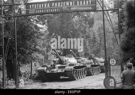 Praga, Cecoslovacchia. La Primavera di Praga, un periodo di liberalizzazione politica in Cecoslovacchia durante l'epoca del suo dominio da parte dell'Unione Sovietica dopo la Seconda Guerra Mondiale. Agosto 1968. Foto Stock