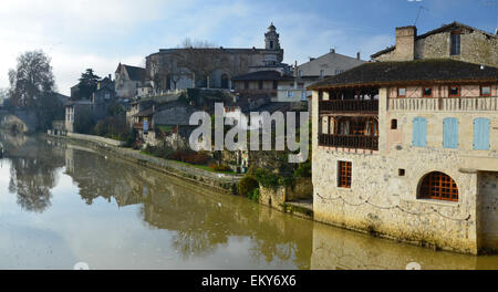 L antica città francese Nerac Foto Stock