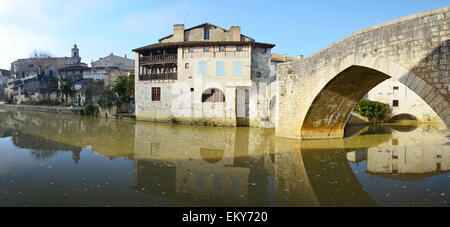 L antica città francese Nerac Foto Stock