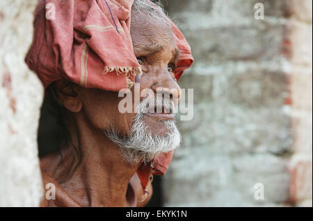 Ritratto di un uomo senior; Kharigoda Village, Giajapati District, Orissa, India Foto Stock