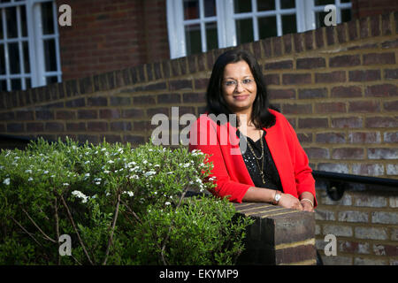 14-4-15. MANCHESTER, Inghilterra. Mona Siddiqui a Manchester Grammar School. Foto Stock