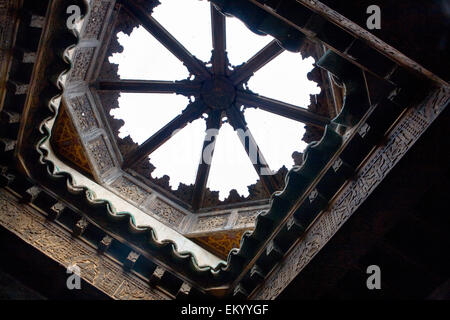 Il Ben Youssef Madrasa era un collegio islamico di Marrakech ed è stato chiamato dopo il sultano amoravid Ali ibn Yusuf. La Madrasa ho Foto Stock