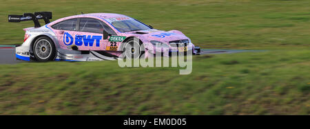 Oscherleben, Germania. Xiii Apr, 2015. Austrian racing car pilota Lucas Auer della Mercedes del team ART Grand Prix in azione durante la Giornata dei Media per il DTM 2015 (tedesco Touring Car Masters 2015) a Oscherleben, Germania, 13 aprile 2015. Foto: Jens Wolf/dpa/Alamy Live News Foto Stock