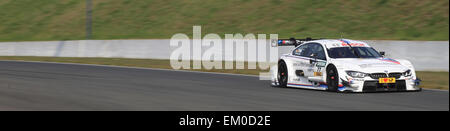 Oscherleben, Germania. Xiv Apr, 2015. Tedesco auto racing pilota Martin Tomczyk della BMW del Team Schnitzer in azione durante la prova di guida per il DTM 2015 (tedesco Touring Car Masters 2015) a Oscherleben, Germania, 14 aprile 2015. Foto: Jens Wolf/dpa/Alamy Live News Foto Stock