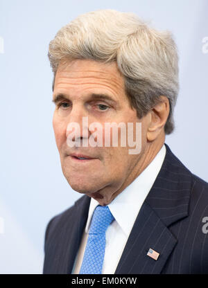 Lubecca, Germania. Xv Apr, 2015. Il Segretario di Stato americano John Kerry partecipa a una riunione del G7 dei Ministri degli Esteri tenutasi a Lubecca, Germania, 15 aprile 2015. La riunione ha luogo dal 14 aprile al 15 aprile 2015. Credito: dpa picture alliance/Alamy Live News Foto Stock