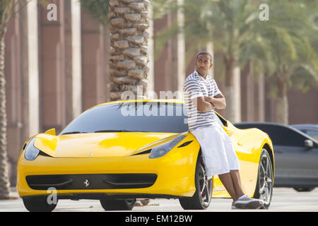 Furious 7 in alternativa nota come Fast & Furious 7)[7] è un 2015 American film d'azione diretto da James Wan e scritto da Chris Morgan. È il settimo episodio in The Fast and the Furious franchise. Questa fotografia è per il solo uso editoriale ed è il copyright del film company e/o il fotografo assegnato dal film o società di produzione e può essere riprodotto solo da pubblicazioni in congiunzione con la promozione del film di cui sopra. Un credito per il film company è richiesto. Il fotografo deve anche essere accreditato quando noto. Foto Stock