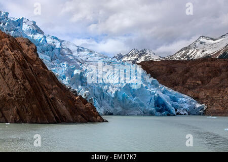 Parte del ghiacciaio Grey nel Parco Nazionale Torres del Paine nel sud del Cile, America del Sud. Foto Stock