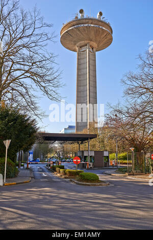 Il Reyers Tour torre di telecomunicazioni della televisione nazionale belga, la RTBF e VRT. Esso si trova a Bruxelles Foto Stock